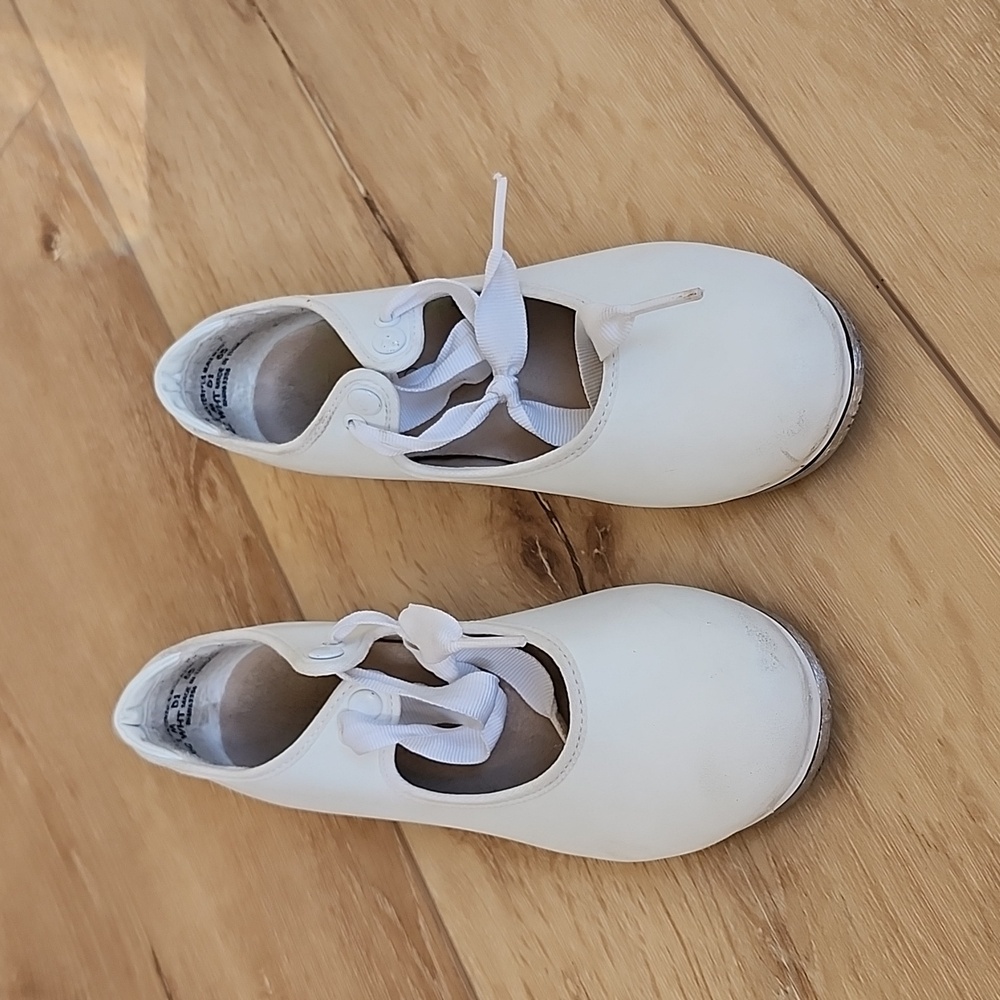 Capezio tap shoes, girls 1
